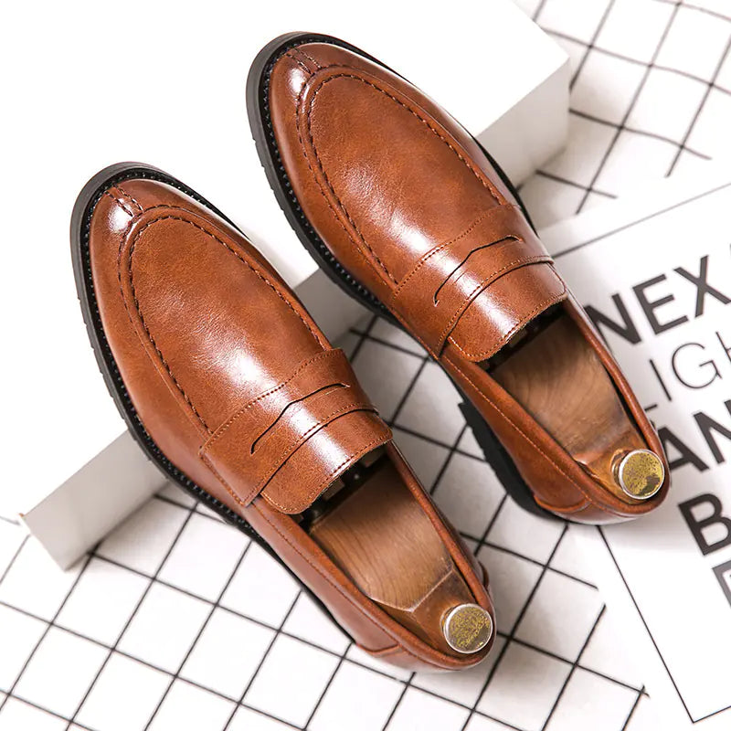 Men's Casual Retro British Round Toe Slip-on Shoes